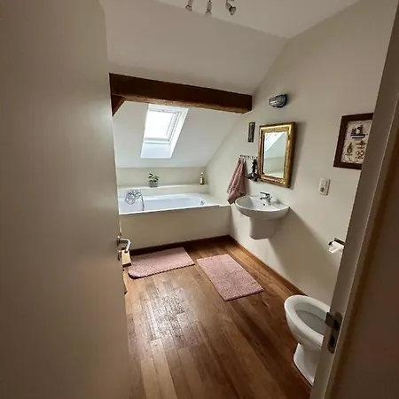Les Deux Au Dessus De La Colline Habitación en casa particular Namur