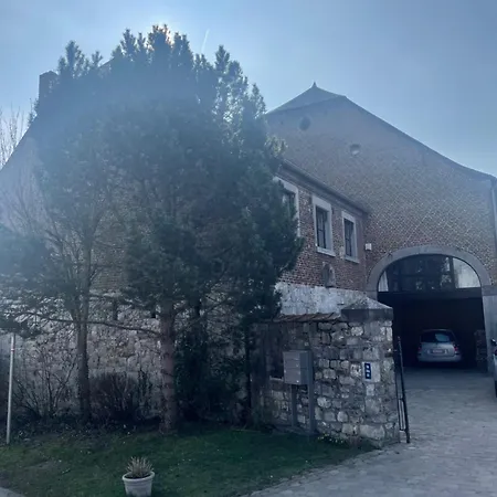 Les Deux Au Dessus De La Colline Namur