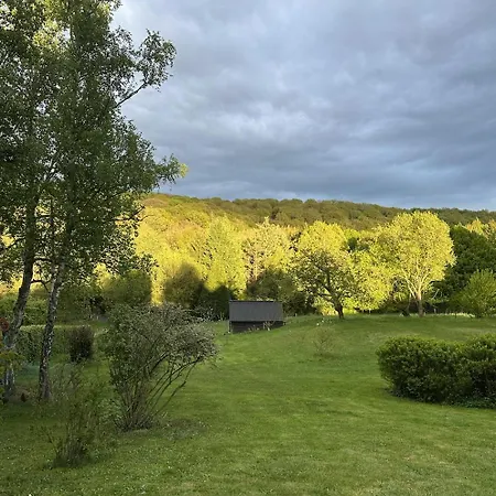 Les Deux Au Dessus De La Colline בית אירוח