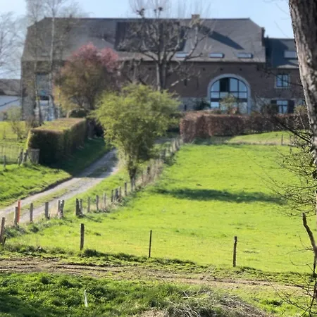 Les Deux Au Dessus De La Colline Habitación en casa particular Namur