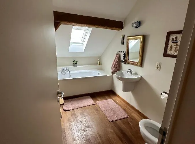 Les Deux Au Dessus De La Colline בית אירוח נמור